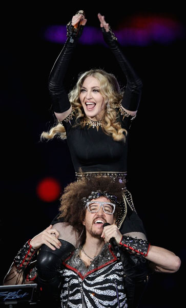 Madonna com LMFAO no Super Bowl 2012