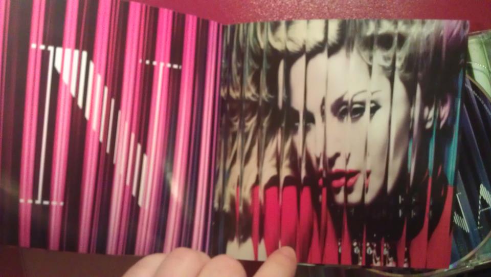 Madonna - MDNA encarte